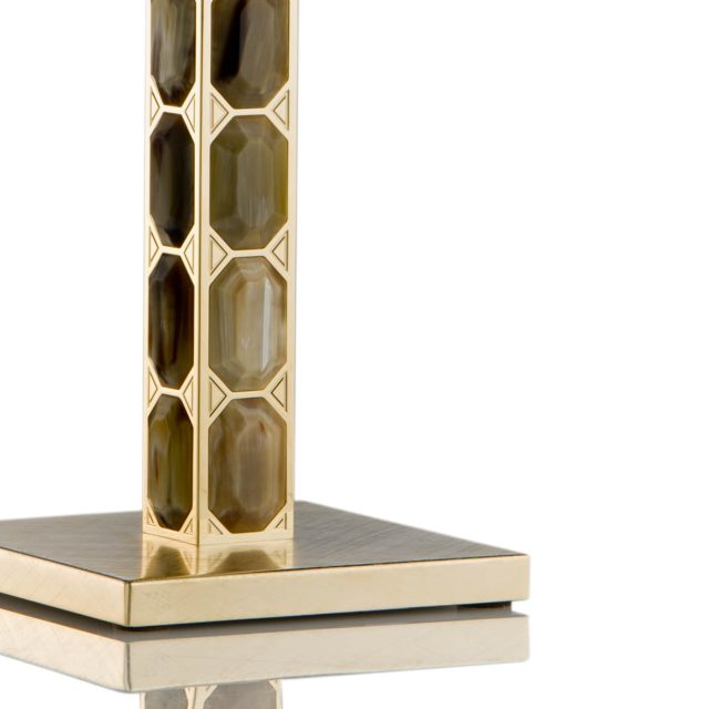 Lampade - Borgia Lampada da tavolo in ottone dorato bulinato - dettaglio - Arcahorn