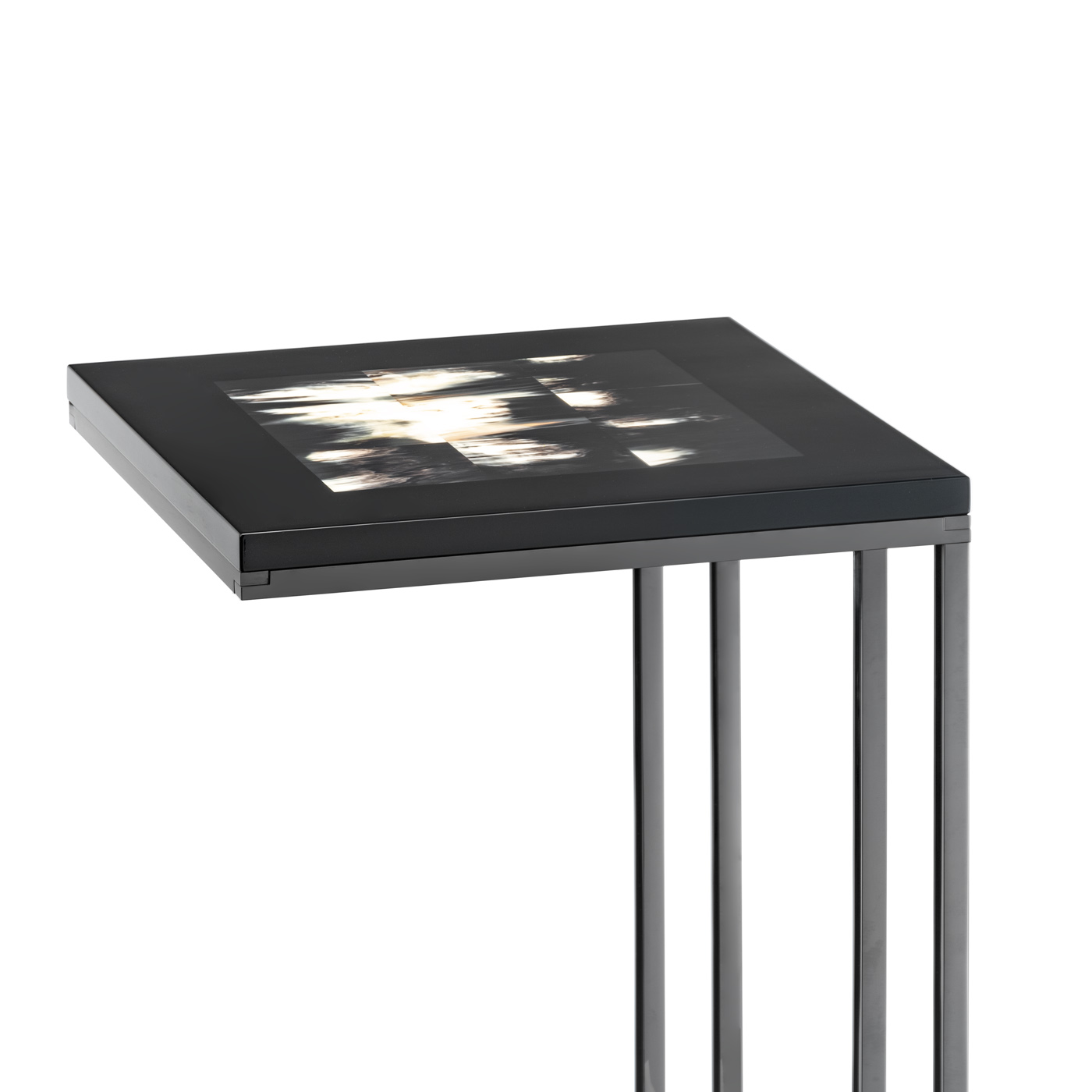 Tables and console tables - Eric end table in horn, glossy black lacquered wood and gunmetal stainless steel - detail -Arcahorn