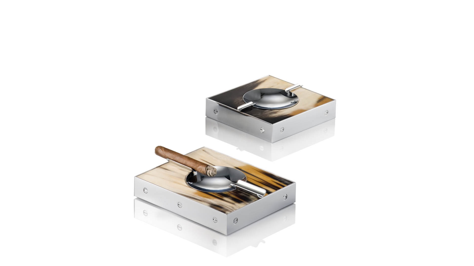 Office sets and smoking accessories - Cassio ashtrays in horn and chromed brass - cover - Arcahorn