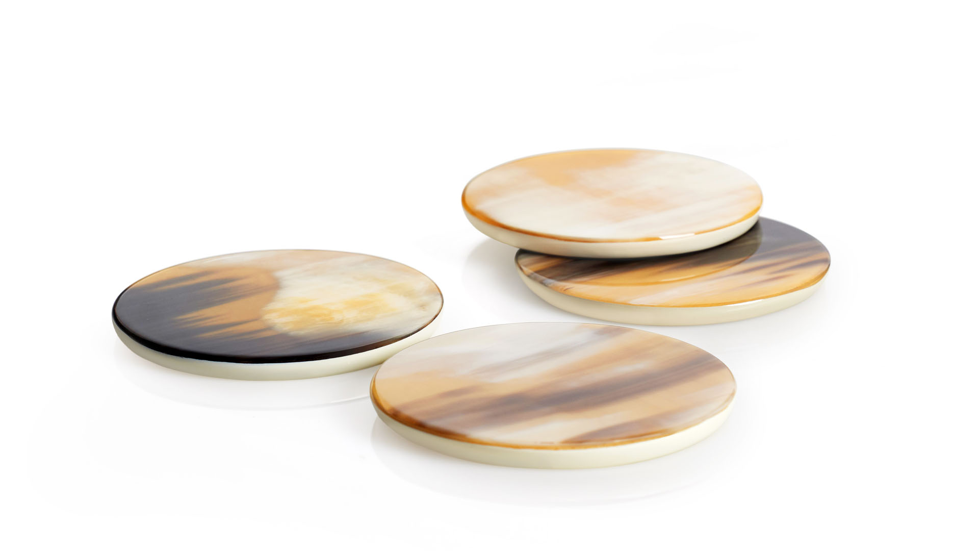 Accessori tavola - Chelsea Round sottobicchiere in corno e legno laccato avorio lucido - copertina - Arcahorn
