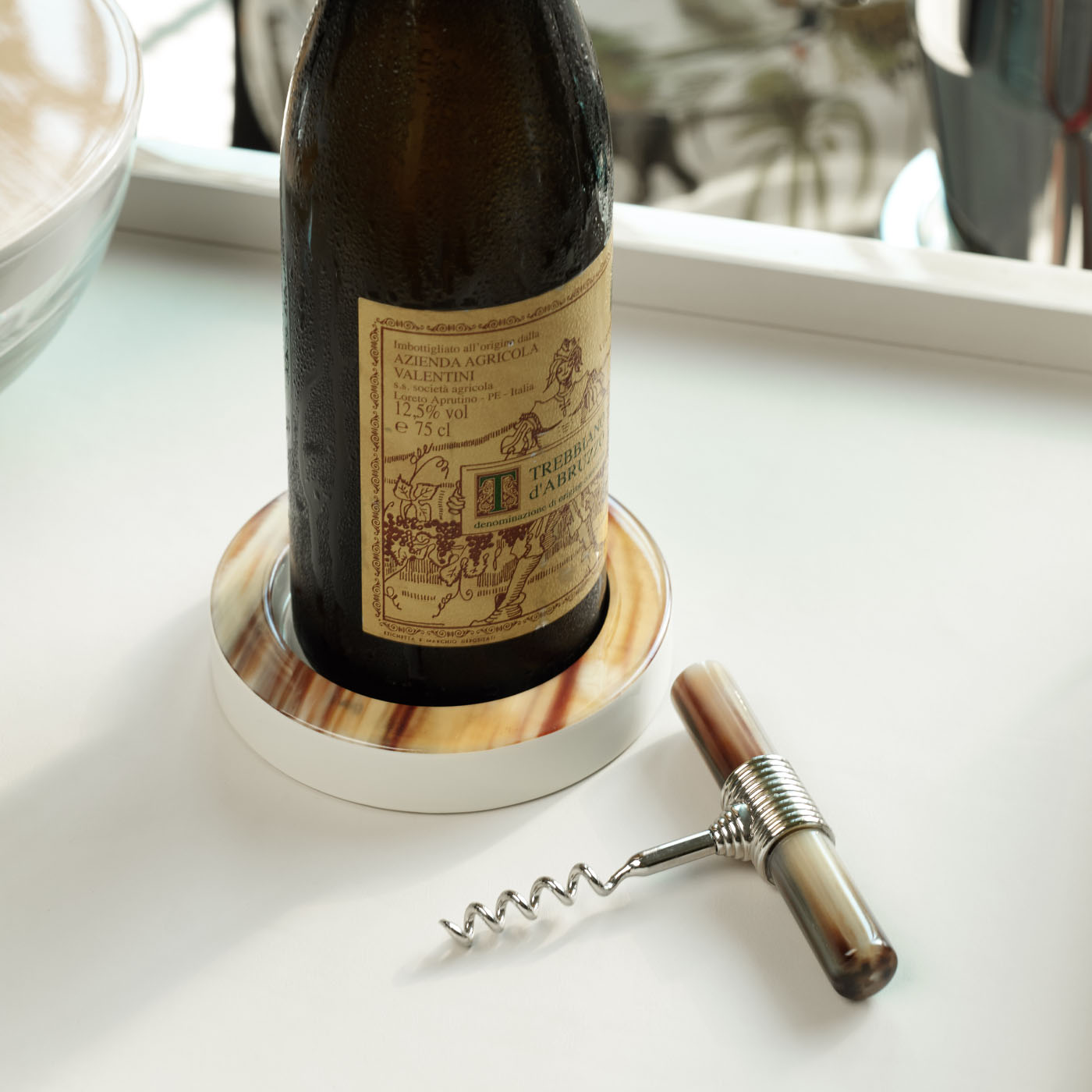 Tableware - Gyro corkscrew in horn and stainless steel - ambiance picture - Arcahorn