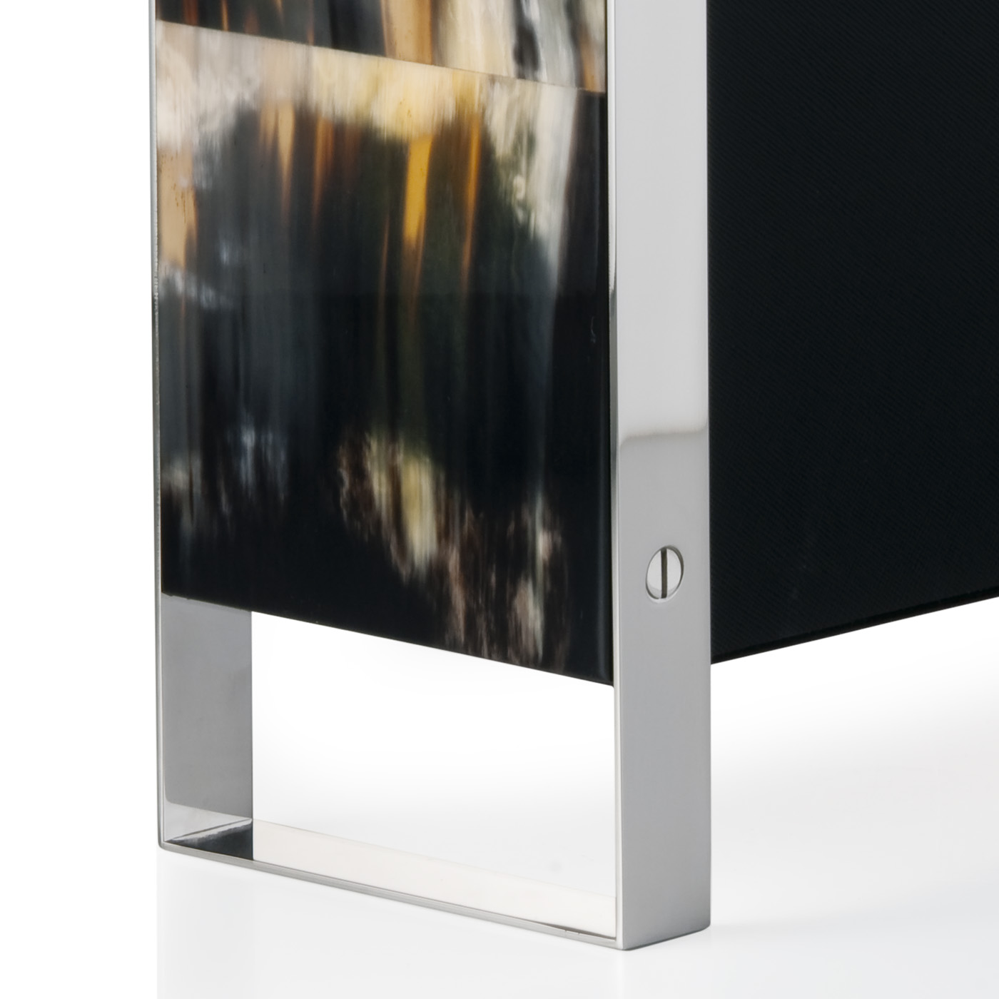 Coat stands and complementary furniture - Dante magazine rack in horn and glossy black lacquered wood - detail - Arcahorn