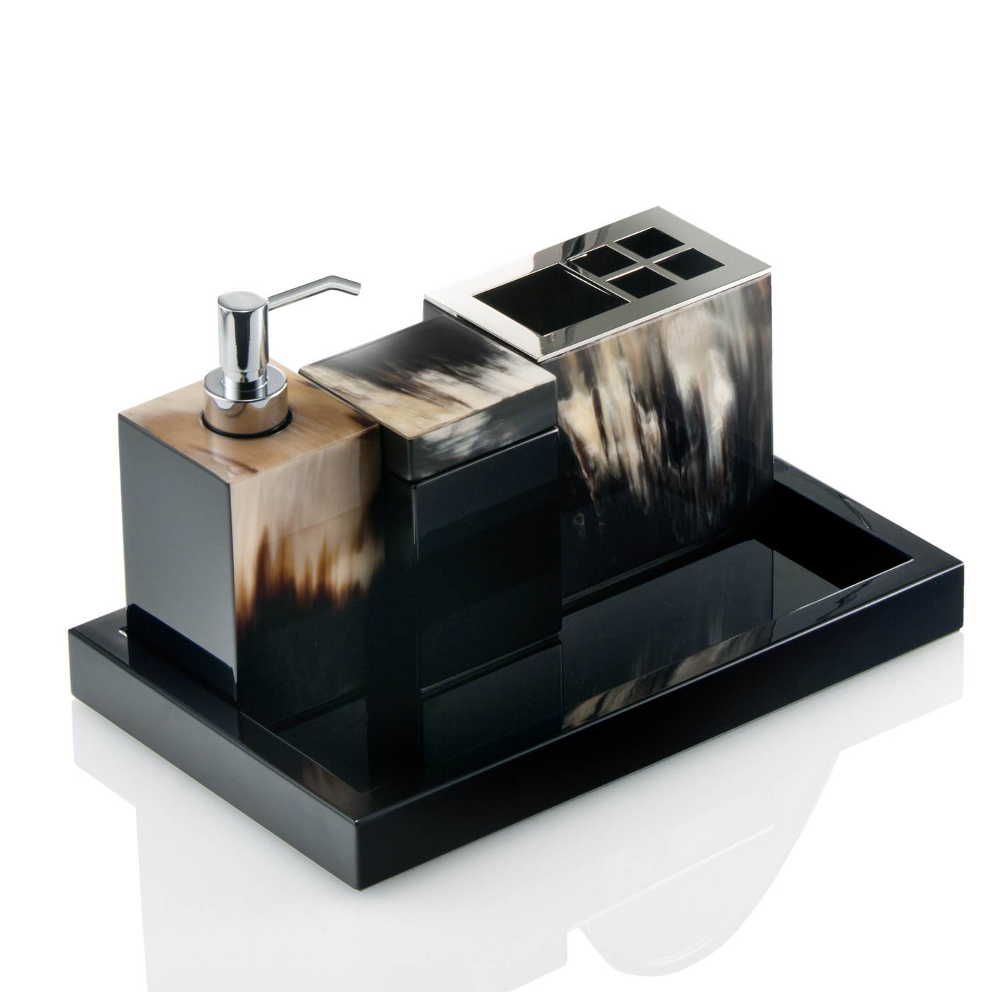 Bath sets - Iris bath set in horn and glossy black lacquered wood - detail - Arcahorn