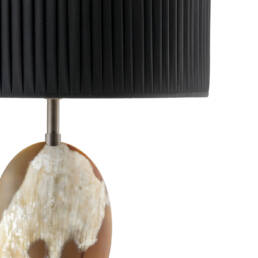 Lamps - Eclisse table lamp in matte horn and burnished brass - detail - Arcahorn