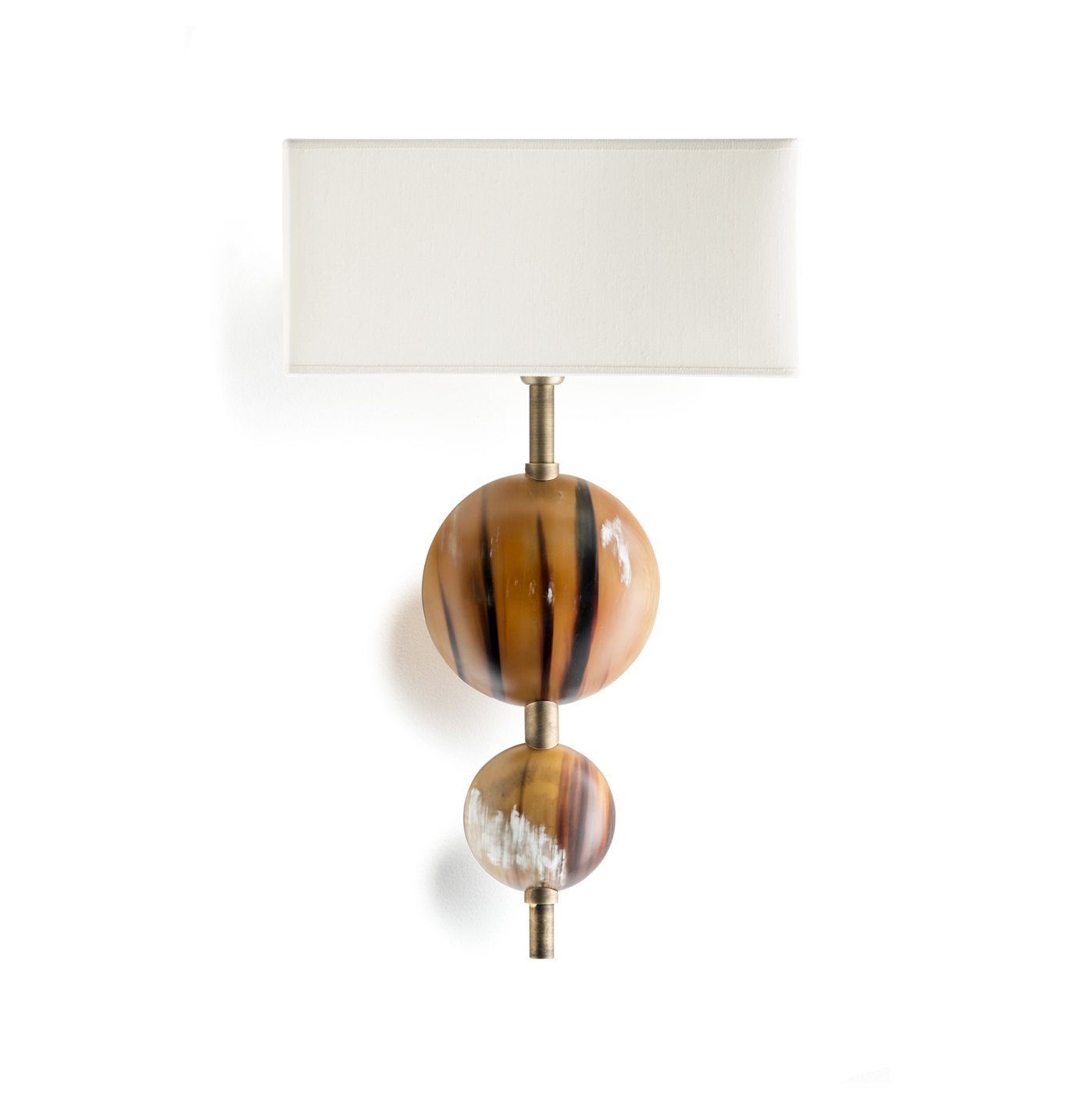 Lamps - Vittoria wall sconce in matte horn and burnished brass - frontal - Arcahorn
