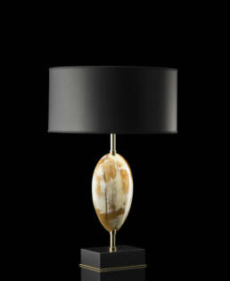 About us - Eclisse table lamp in horn - Arcahorn