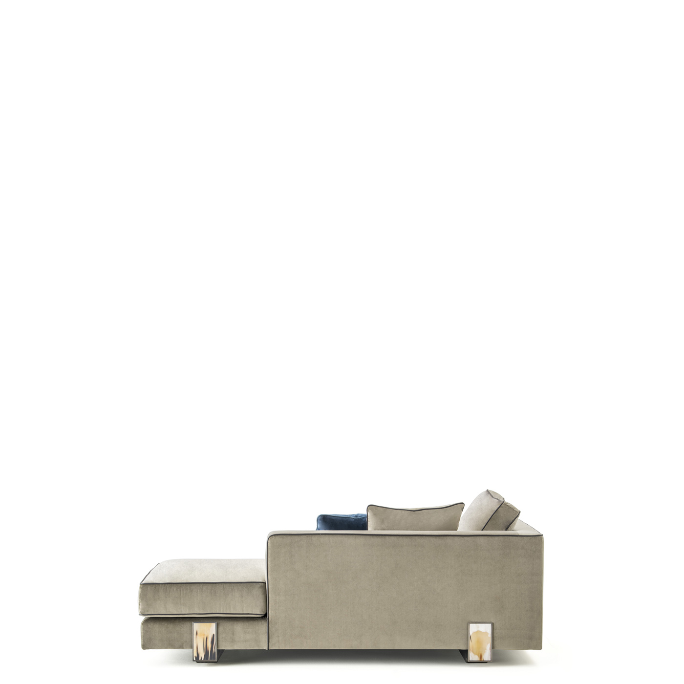 Sofas and seats - Adriano chaise longue in Lario velvet with horn details - back - Arcahorn