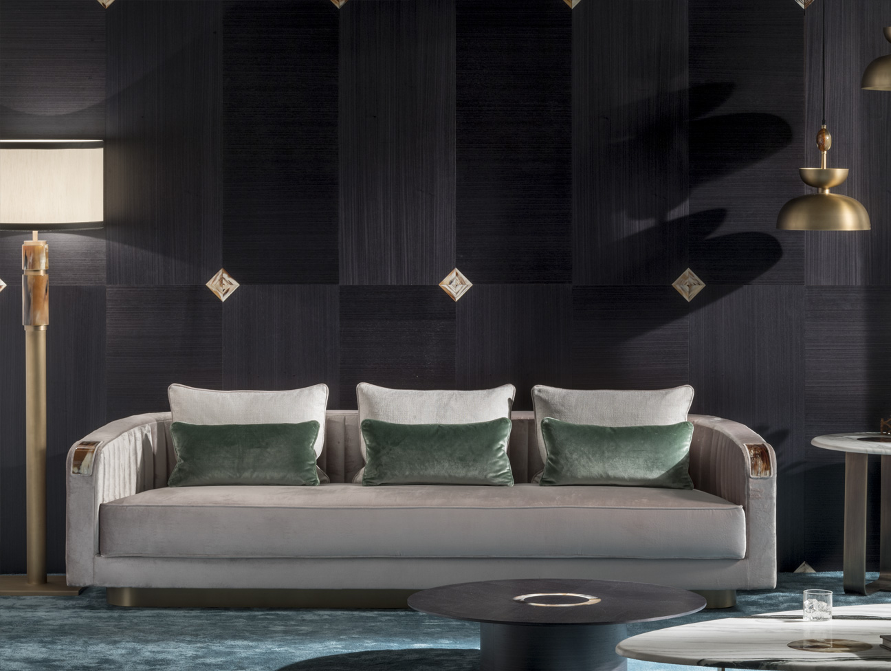 Sofas and seats - Rea sofa in Splendido velvet with horn armrests mod. 7020A - horizontal - Arcahorn