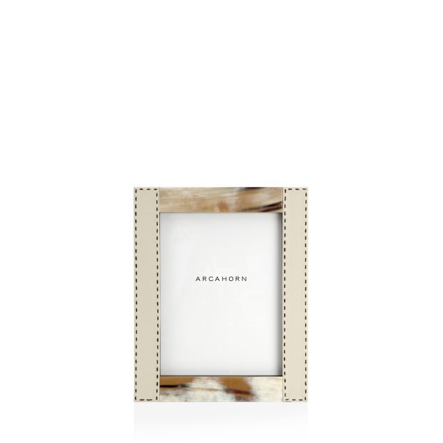 Picture frames and boxes - Dorotea picture frames in horn and Ice-cream colour leather 4462 - Arcahorn