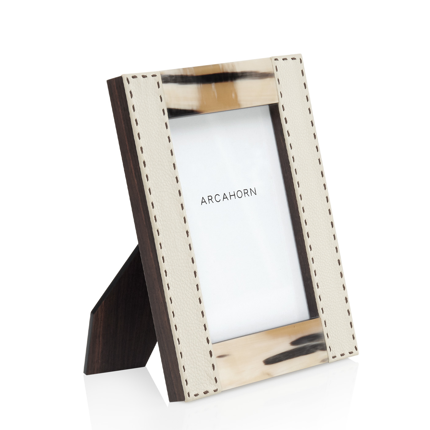 Picture frames and boxes - Dorotea picture frames in horn and Ice-cream colour leather - side view - Arcahorn