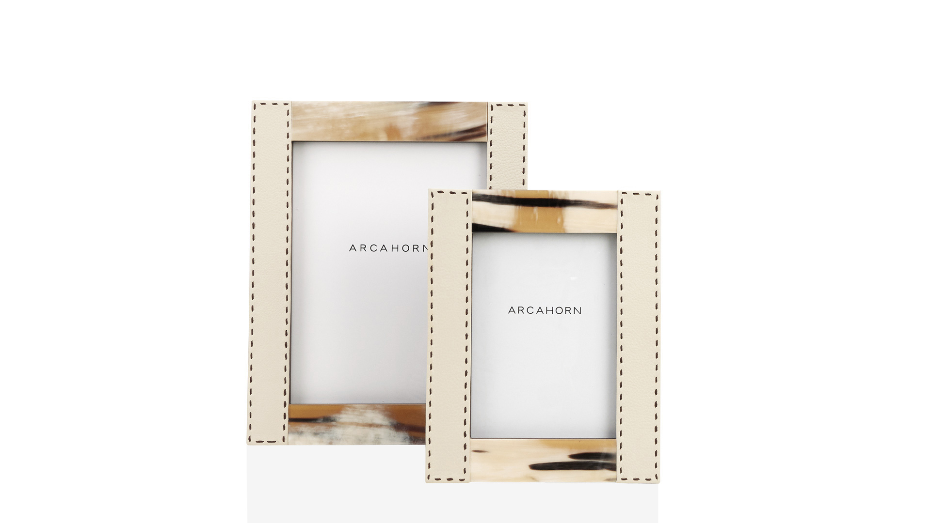 Picture frames and boxes - Dorotea picture frames in horn and Ice-cream colour leather 4460, 4462 - cover - Arcahorn