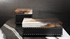 Cornici e scatole - Ottavia scatole in corno e pelle martellata Onyx - copertina - Arcahorn